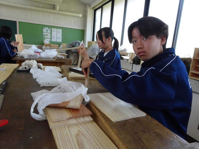 ④